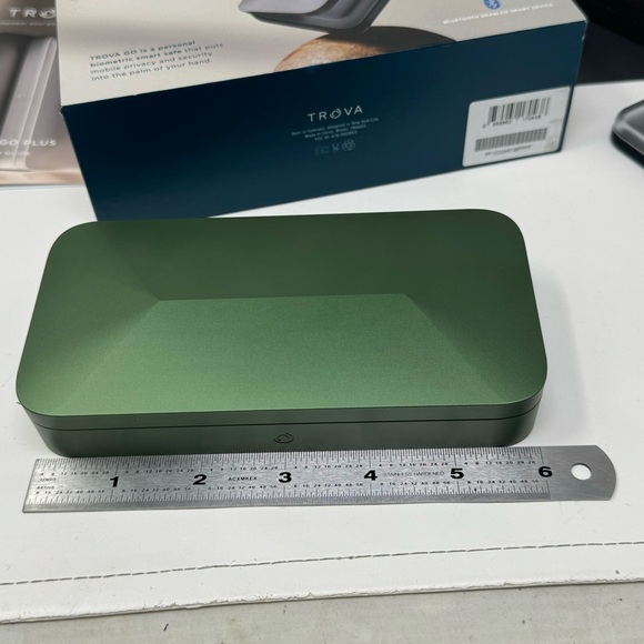 Trova Go Travel Safe Portable size designed for privacy on-the-go - Picture 15 of 16